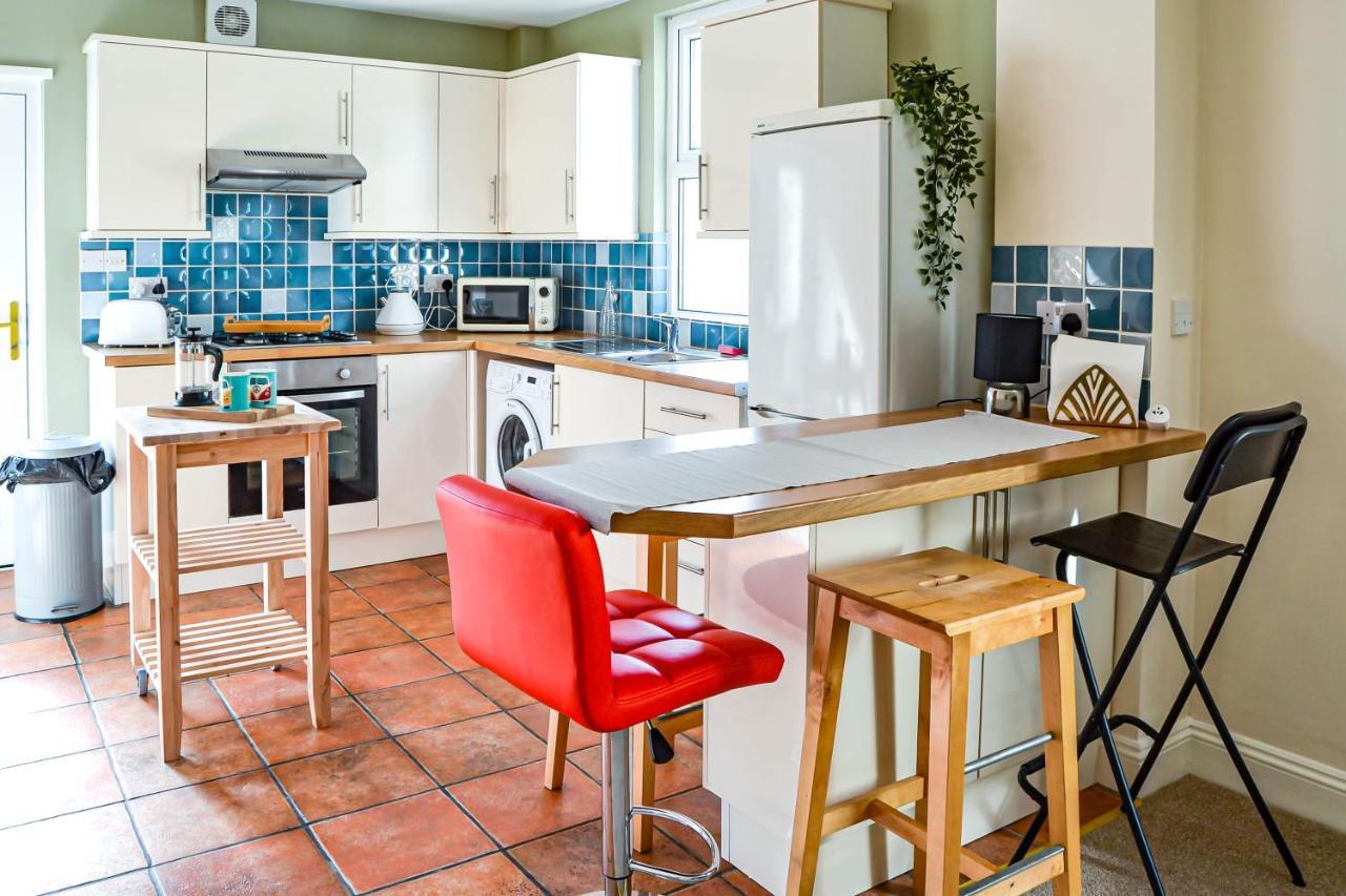 The Ella Fitzgerald - Modern 2 Bedroom Apartment, Super Close To City Centre Cardiff Eksteriør billede